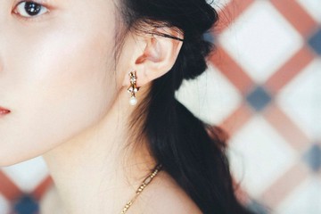 COR-DATE / 碎鑽枯木垂吊珍珠耳環