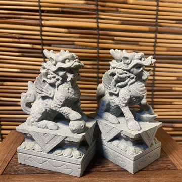 【祥瑞阁】青砂石招財麒麟一對 看門鎮宅獅 青砂石雕獅子一對 祥瑞神獸 麒麟 石雕裝飾品 風水擺件 鎮宅招財 辟邪 路衝