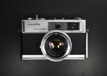 【經典古物】美能達 Minolta Hi-Matic 9 旁軸相機 黃斑對焦