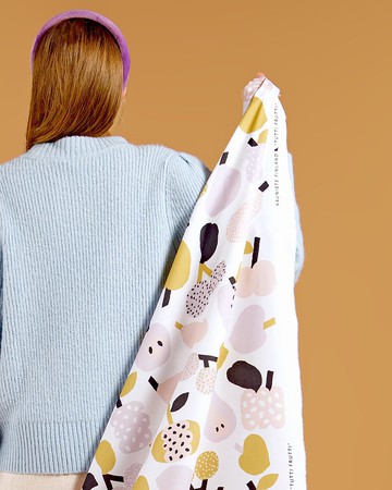 純棉布料 (橄欖綠果香樂園) 1單位50cm