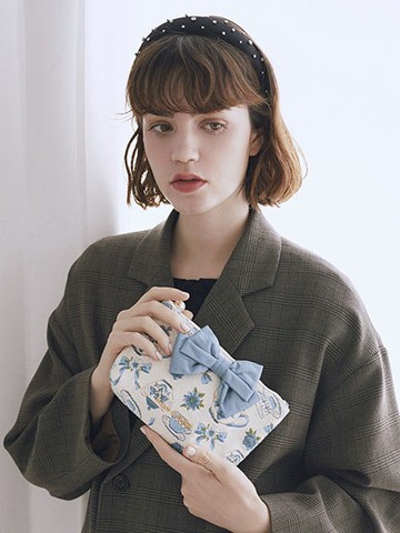 天藍茶杯花卉絲帶圖案拉鍊迷你手拿袋(08000834200) - Maison de FLEUR