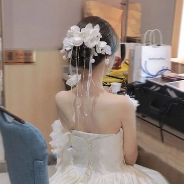 ✨元氣新品✨新款新娘髮飾森系超仙緞面珍珠花串珠流蘇髮夾髮梳高級感婚禮配飾WDAM