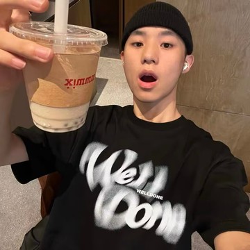 夏季潮牌黑白短袖 英文字母印花短袖 ins少年感穿搭 oversize落肩設計短袖 男生圓領休閒短袖