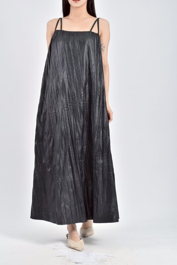 (M) xiangduo質感設計師品牌可調節細肩帶黑色洋裝