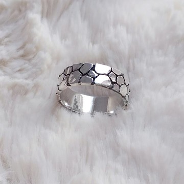 龍鱗戒指。紋理戒指。銀龍戒指。龍的禮物。冰與火之歌。