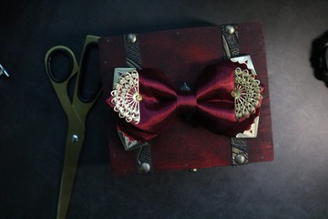 红色真丝凤冠重工艺领结婚礼中式喜庆蝴蝶结