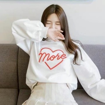 【nine韓系服飾】現貨韓國MaisonDePink正韓愛心More刺繡棉質上衣大學T 舒服 氣質 時尚