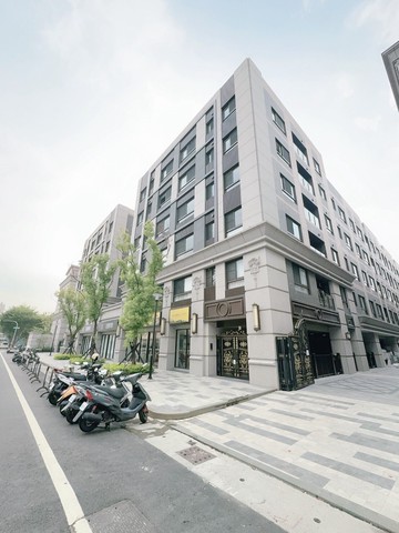 高質感全新甲山林大三房平車｜屏東縣屏東市瑞華街