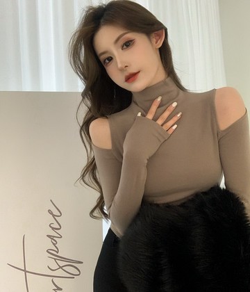 VIVILIAN百搭顯瘦露肩半高領刷絨上衣