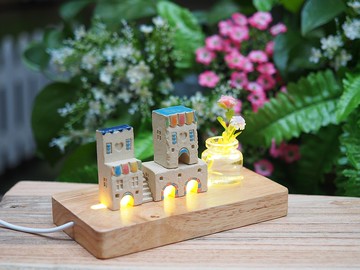 彩繪歐洲糖果屋6件組(2棟小屋+1拱門+1小樓梯+1玻璃瓶/花+1木座燈