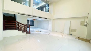 大里高中｜臨路10米大地坪震後雙車店墅｜台中市大里區爽文路