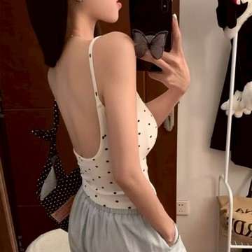平價衣著 點點罩杯背心 大U點點吊帶背心 寬肩帶背心 bratop 帶胸墊背心 短版背心 無袖上衣 吊帶背心 無袖上衣