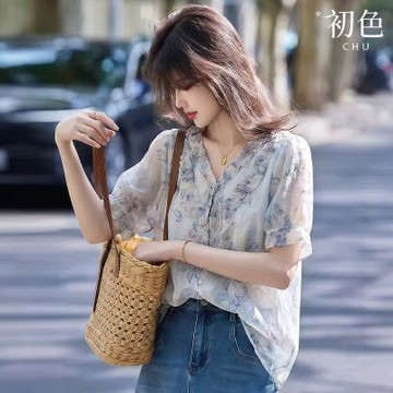 初色 法式優雅風木耳邊V領花卉水墨印花寬鬆透氣短袖上衣女上衣-藍色-52089(M-2XL可選)