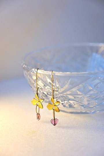 花瓣+水晶心吊飾耳環~可轉耳夾