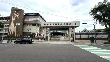 光華觀光夜市前路後巷可停車騎樓大地坪透天｜高雄市前鎮區廣西路
