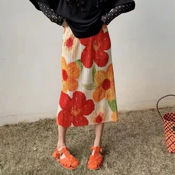 【韓國K.W.-歐美】KSD3291韓國空運優雅紅花三宅壓褶風裙(三宅/褶皺風/壓皺/顯瘦)