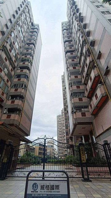 專任~~一中旁虎嘯東村三房美厦｜台中市東區進化路