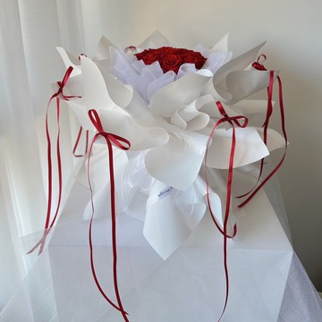 SEE 看見花藝設計 | 永生花 | 玫瑰 | 紅色夢幻不凋花束