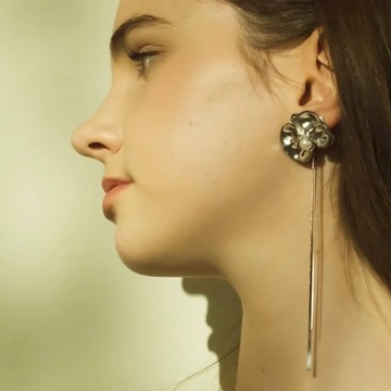 Reflection Dancing in the Breeze Earrings 銀色 - 一對