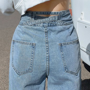 【🍒櫻桃大尺碼】大尺碼牛仔 淺色高腰直筒牛仔褲女春秋2025年新款設計感小眾性感露腰闊腿垂感