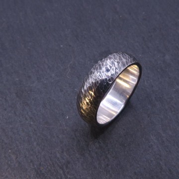 麟 黑色 - 寬版圓弧面 純銀鍛敲戒指 寬約6mm/厚約2mm