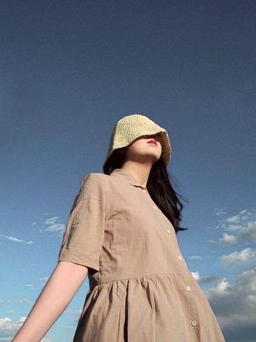 水洗棉 法式翻領 寬鬆連身裙 短袖洋裝 淺茶色