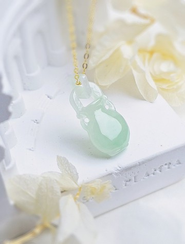 富貴•福氣•平安|冰綠環扣寶瓶|緬甸A貨翡翠吊墜項鍊