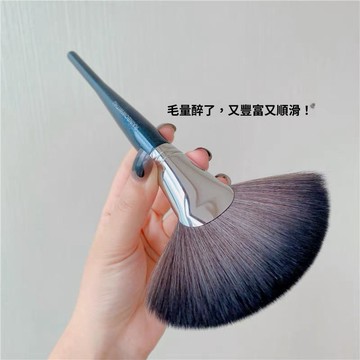 🥇隔日達出💎美甲用粉塵刷子不沾粉柔軟刷的面積大輕便好用毛刷