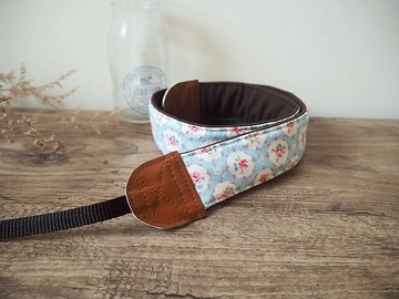 手作減壓相機背帶 相機背繩 手機帶 (淺藍底粉小花) S67