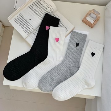 🧦台灣現貨實拍🧦#357薄款刺繡愛心 中筒襪 襪子 長襪 中筒襪 襪子中筒襪 小腿襪 中筒襪女 莫蘭迪襪 素色襪 襪子女
