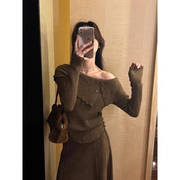 軟糯一字領露肩針織打底衫女早春小眾設計感內搭修身長袖短款上衣
