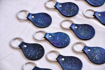 手染星空鑰匙圈