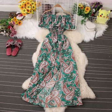 海邊度假連衣裙2022夏裝女神范氣質性感一字肩露肩開叉桔梗碎花裙