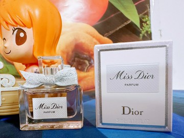 迪奧 Miss Dior 香精 5ml (Miss Dior PARFUM) 全新百貨專櫃貨白盒裝（旅行用） 2027.01