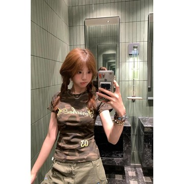 本土出貨 美式複古迷彩短袖T恤女夏季新款辣妹風修身顯瘦正肩短款上衣 y2k 辣妹 甜酷 UM3X&1 R