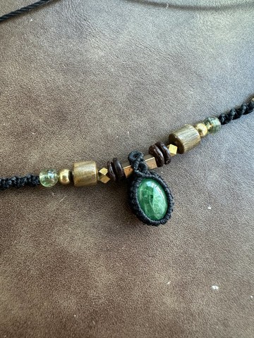 N1198 民族風 蠟線編織 綠石榴石 銅珠 頸鏈 (可調長度)