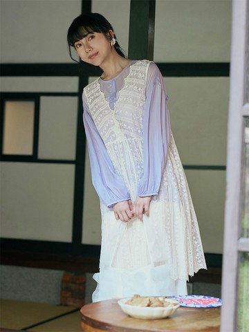 日系花朵蕾絲透肌外罩洋裝