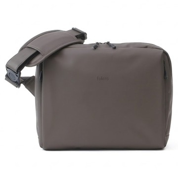 fulcro 耐水Explorer 系列 簡約隨身包 fia-3013-CBR  可可棕  34 x 27 x 9cm