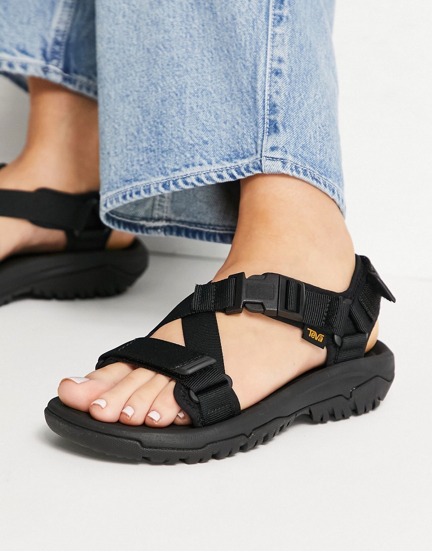 Teva Hurricane Verge chunky buckle sandals in black推薦| ASOS