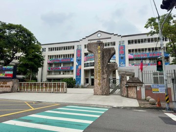 天津商圈//黃金邊間//電梯大透店｜台中市北區天津路一段