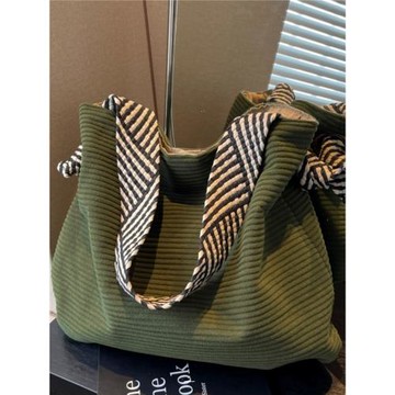 春夏季單肩腋下包包女2025新款大容量絨布袋慵懶風百搭通勤托特包