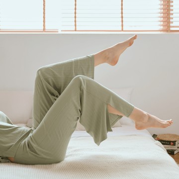 立體織紋親膚休閒喇叭長褲 S