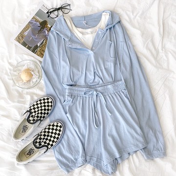 『現貨馬上出』RENA奶藍色不規則背心拼接假兩件運連帽防曬長袖上衣鬆緊腰短褲【R18615】