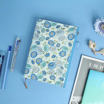 Chuyu A5/25K花布單筆插拉鍊書衣/媽媽寶寶手冊適用-01白底藍菊