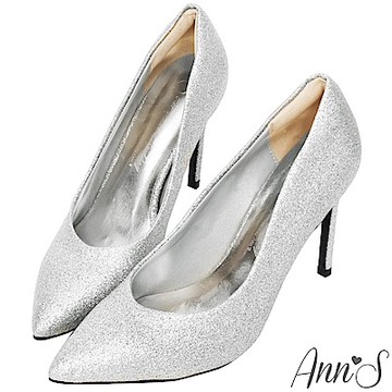 Ann’S亮眼焦點-V型顯瘦弧線素面高跟尖頭鞋-銀