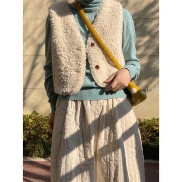 洋氣時尚減齡羊羔毛馬甲背心女秋冬韓版可愛疊穿外搭短款v領背心