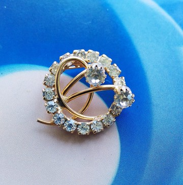 Vintage Jewelry 西洋古董飾品 立體 環圈鑽 小巧 別針