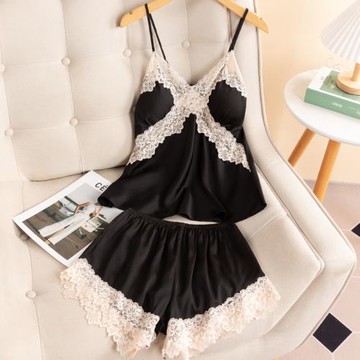 冰絲吊帶睡衣女夏季2024新款背心短褲兩件套蕾絲帶胸墊性感家居服