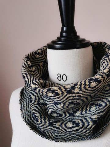 Handwoven by Carina | 手織純牦牛絨脖圍