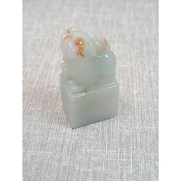 逸品軒～天然緬甸玉A貨-O0388-灑金貔貅小擺件/印章 高33.6mm寬17.9mm厚13.2mm 💰售價2000元